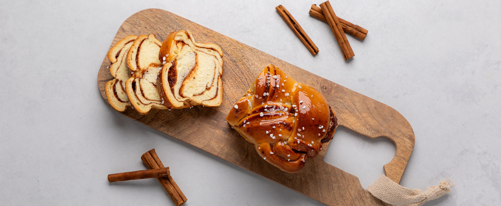 Cinnamon-Babka_1600x660