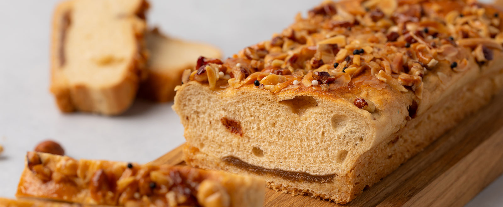 Nut-Caramel-Bread_1600x660